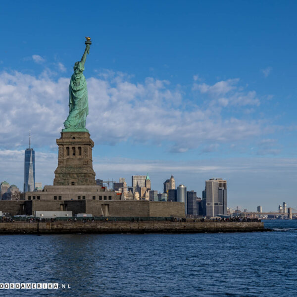 New York Skyline met Vrijheidsbeeld